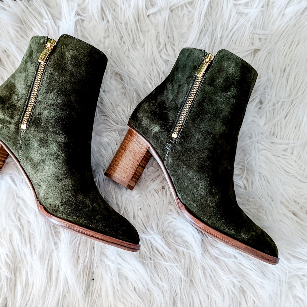 NWT Sarah Flint Perfect Zip Booties in Olive Green